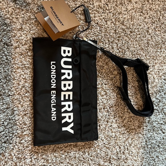 Burberry Pouchette - Picture 2 of 5